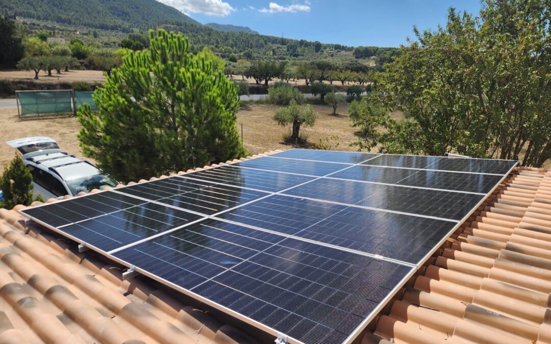Instalación fotovoltaica residencial de 6 kW con almacenamiento