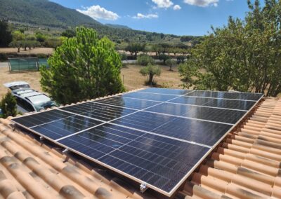 Instalación fotovoltaica residencial de 6 kW con almacenamiento