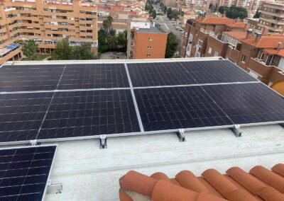 Instalación fotovoltaica residencial de 5 kW con almacenamiento