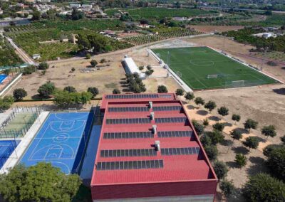Instalación solar de autoconsumo con excedentes en pabellón polideportivo de Beniarbeig (Alicante)