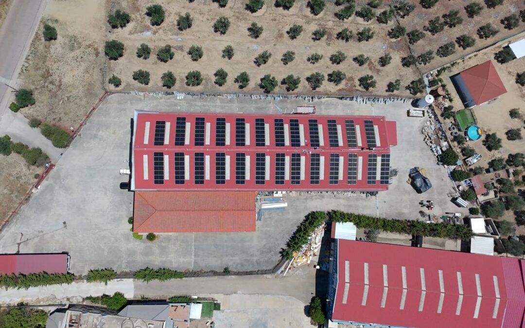 Instalación fotovoltaica de 109,62 kWp para autoconsumo industrial en CEP Mármoles Jiménez (Cáceres)